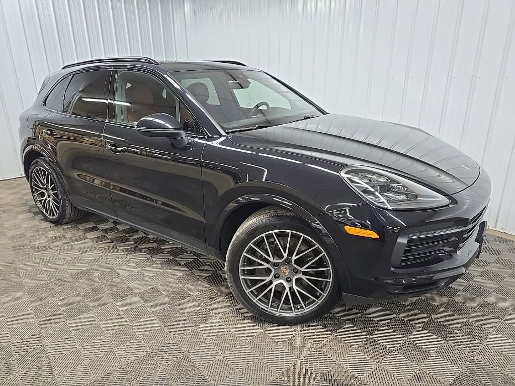 Used 2022 Porsche Cayenne Platinum Edition image 7
