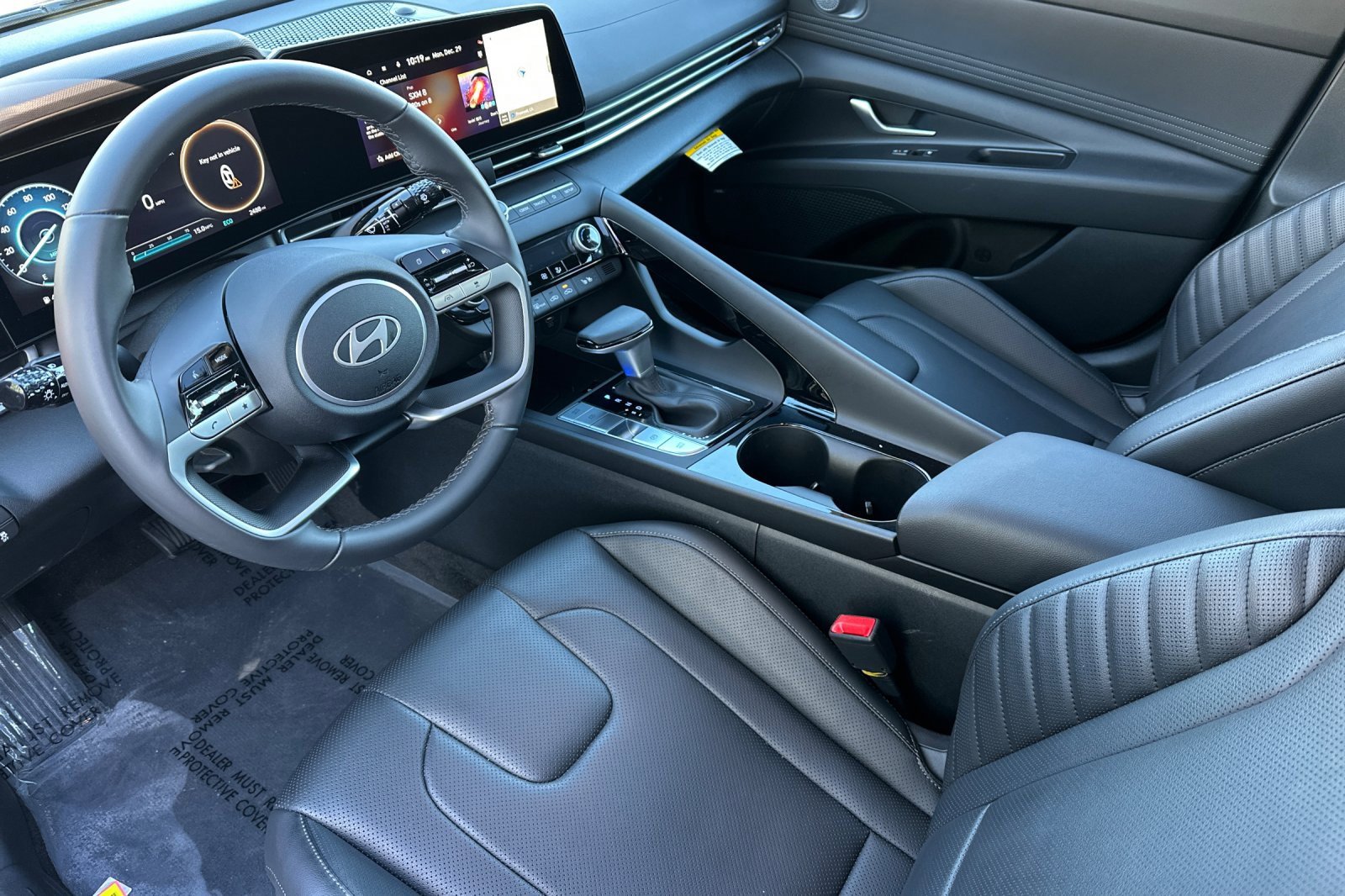 Used 2025 Hyundai Elantra Limited image 10