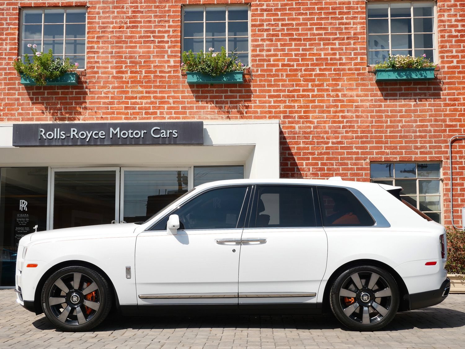 Certified 2023 Rolls-Royce Cullinan w/ Cullinan Package AWD/4WD image 3