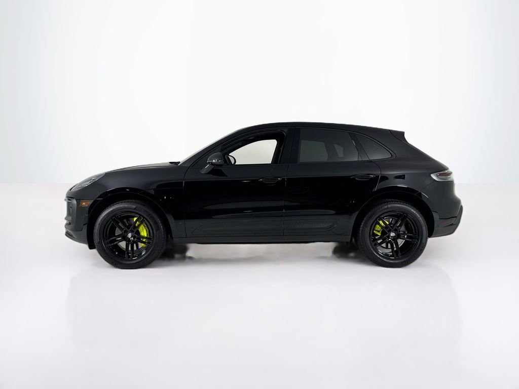 Used 2024 Porsche Macan AWD/4WD image 2