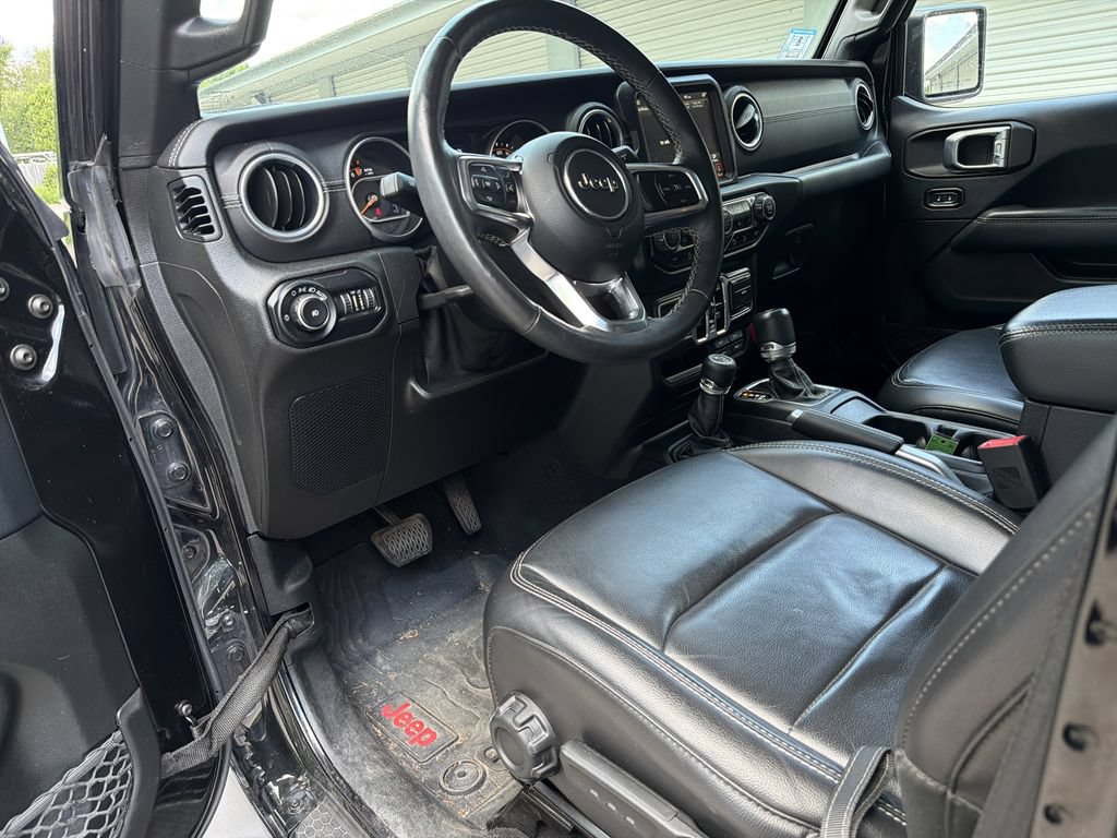 Used 2018 Jeep Wrangler Unlimited Sahara w/ Dual Top Group AWD/4WD image 4