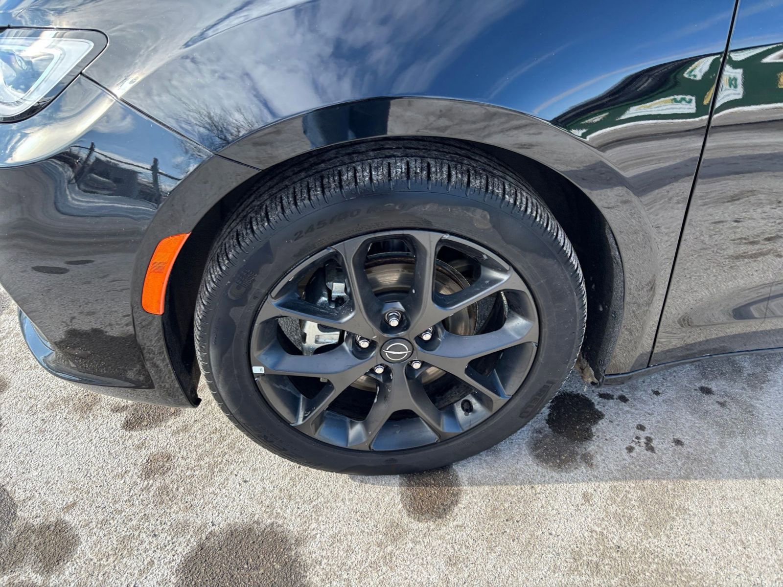 Used 2025 Chrysler Pacifica Limited image 35