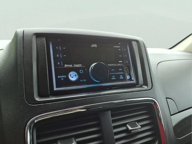 Used 2013 Dodge Grand Caravan SXT FWD image 18