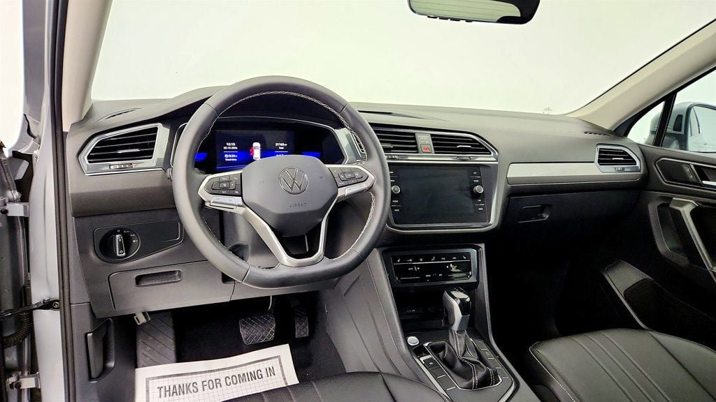 Used 2023 Volkswagen Tiguan SE FWD image 12