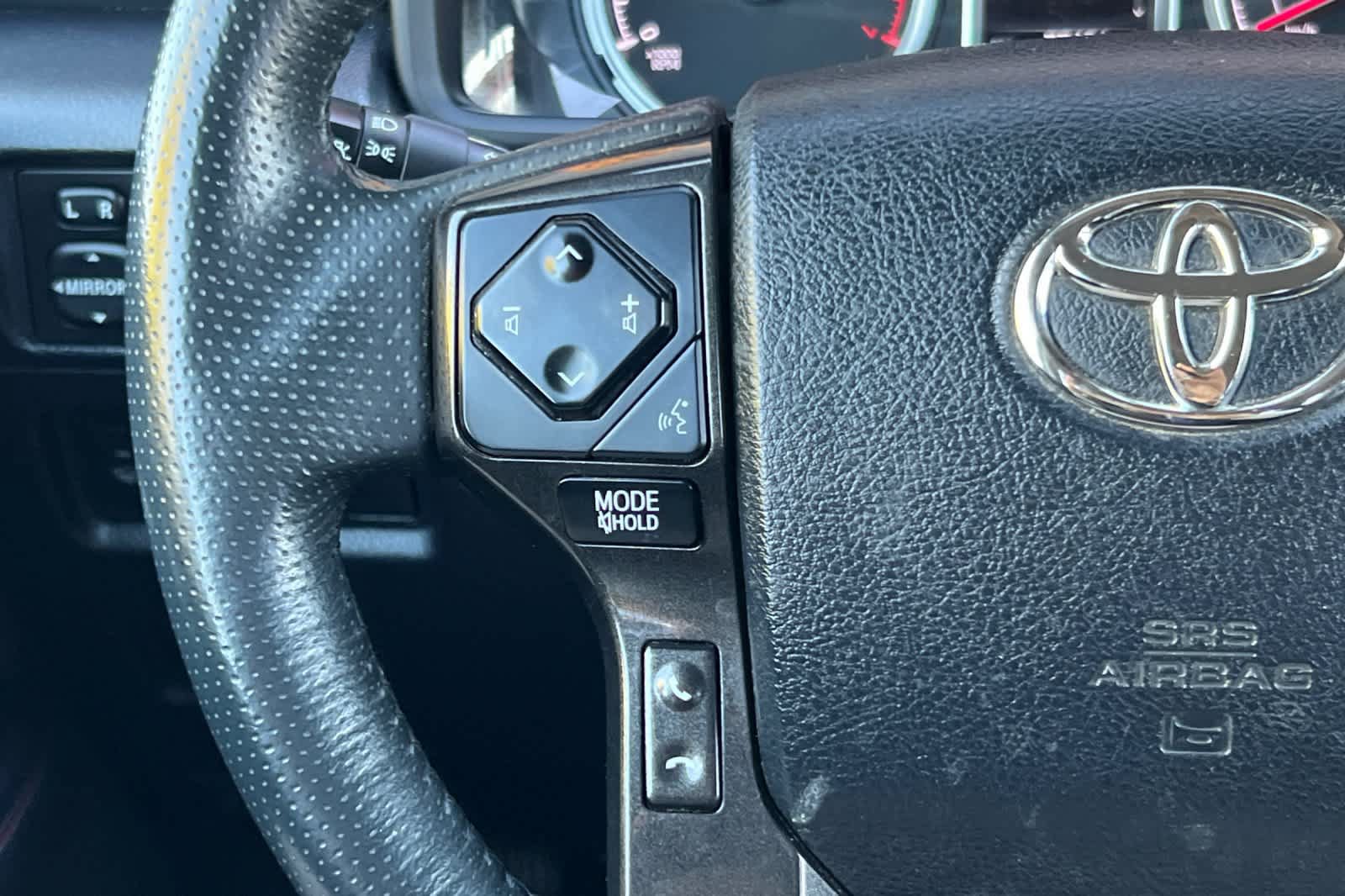 Used 2020 Toyota 4Runner TRD Off-Road AWD/4WD image 25