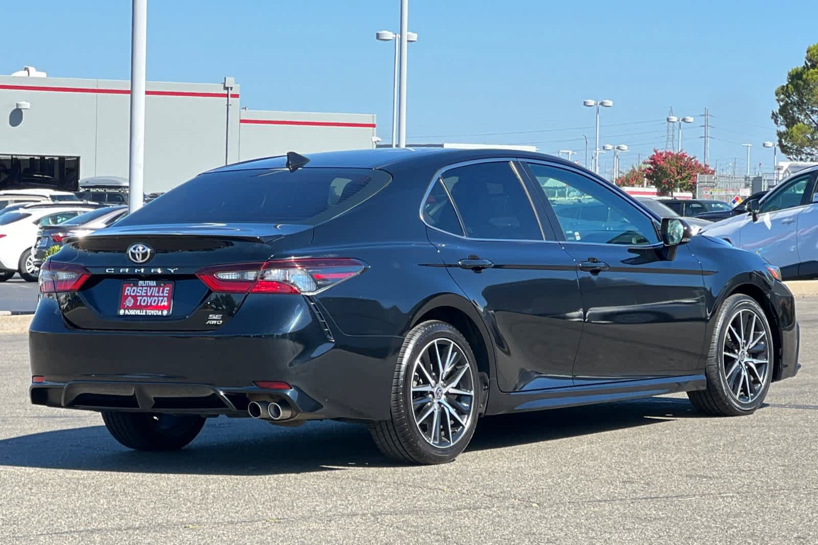 Used 2021 Toyota Camry SE w/ Cold Weather Package AWD/4WD video 2