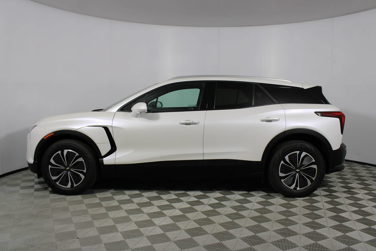 Used 2024 Chevrolet Blazer EV LT AWD/4WD image 46