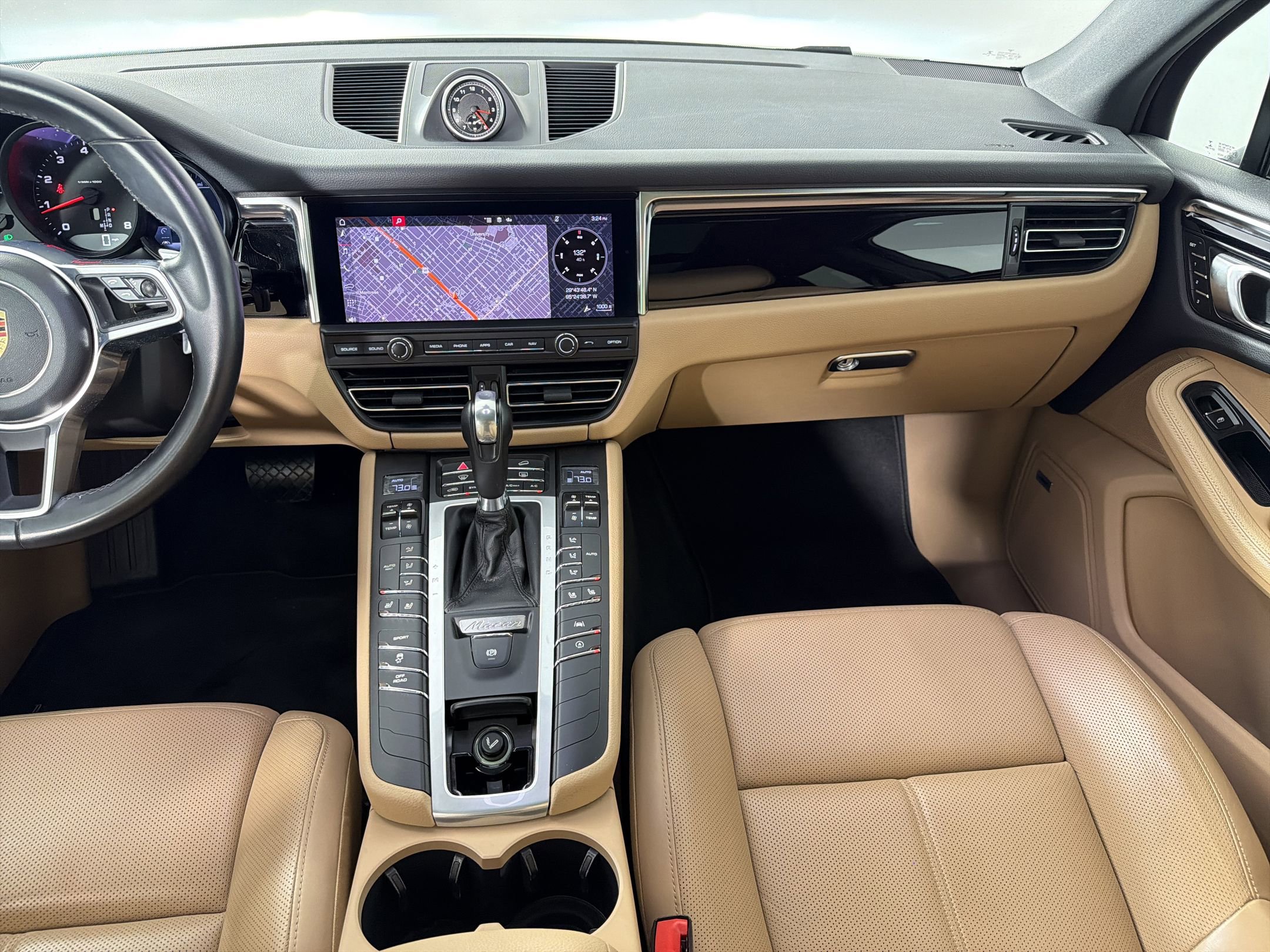 Certified 2020 Porsche Macan AWD/4WD image 28