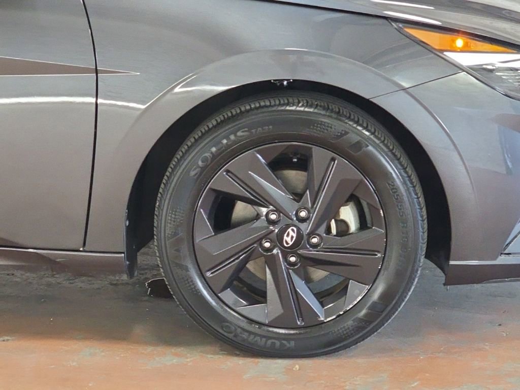Used 2022 Hyundai Elantra SEL image 7