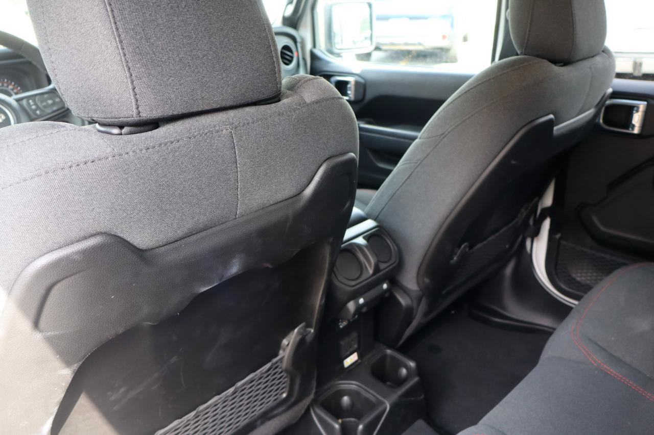 Used 2026 Jeep Wrangler Unlimited Rubicon AWD/4WD image 19