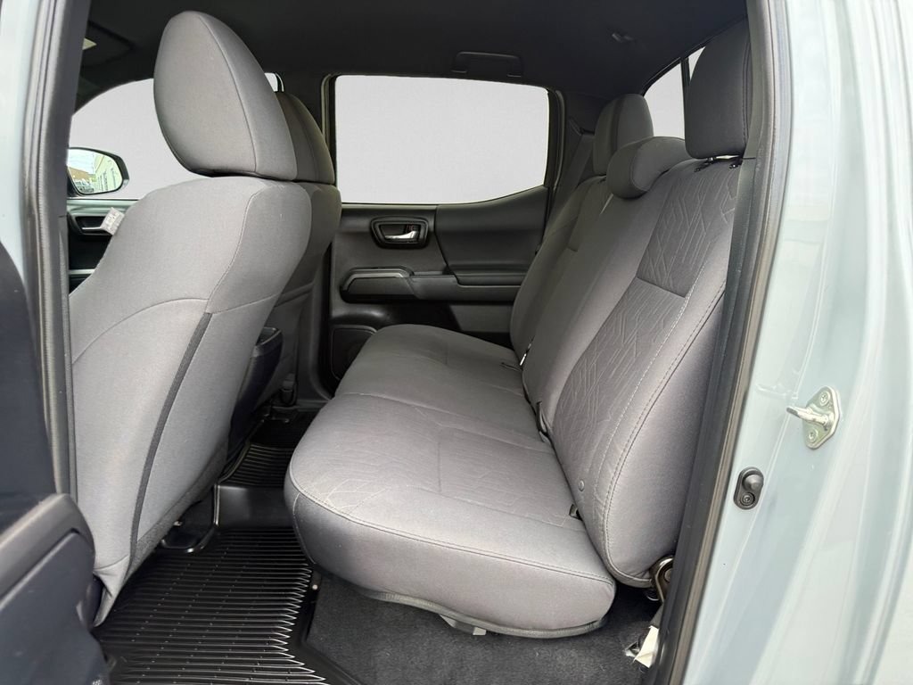 Used 2019 Toyota Tacoma TRD Off-Road w/ Technology Package AWD/4WD image 26