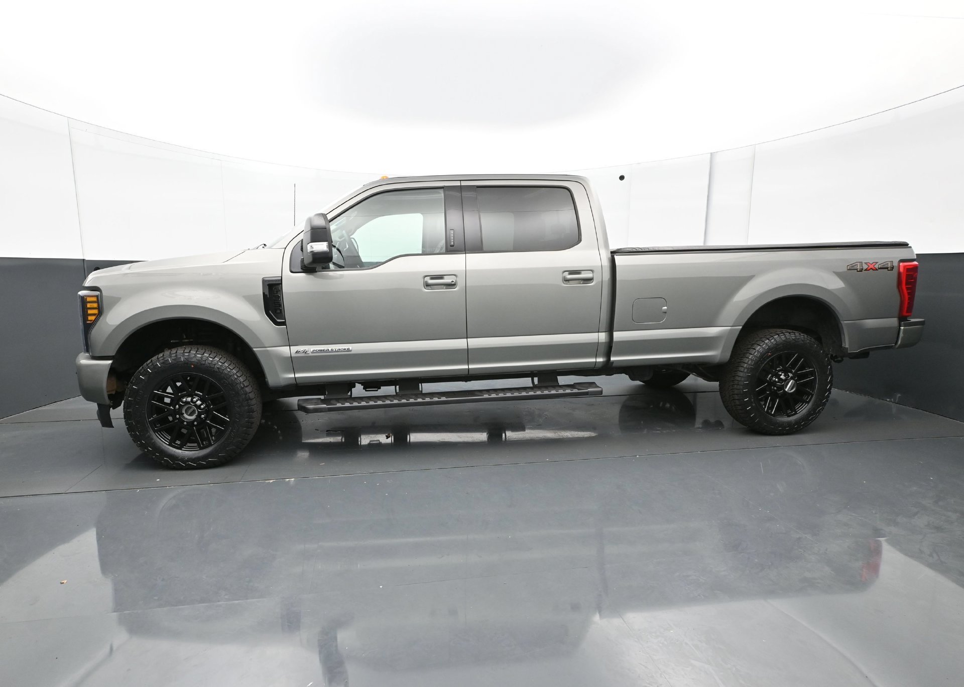Used 2019 Ford F350 Lariat AWD/4WD image 3
