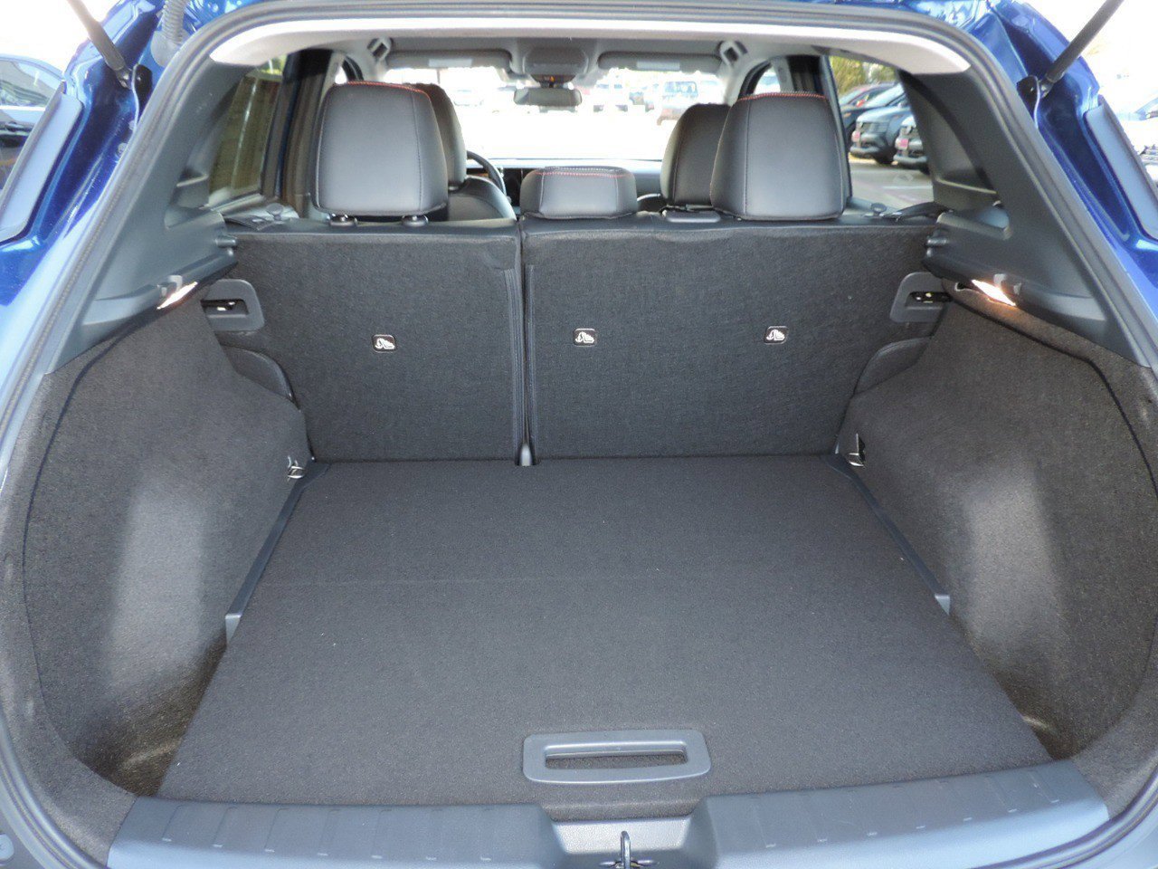Certified 2025 Nissan Kicks SR FWD image 19