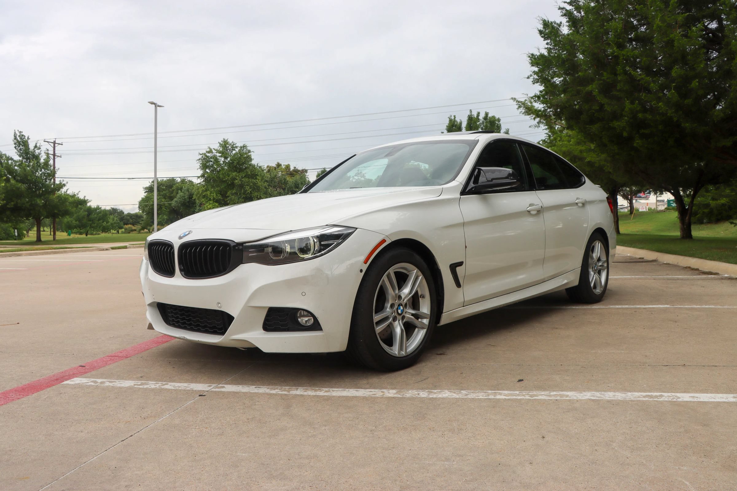 Used 2017 BMW 340i Gran Turismo xDrive AWD/4WD image 3