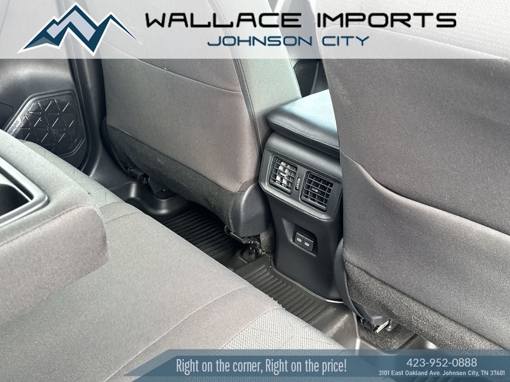 Used 2023 Toyota RAV4 XLE AWD/4WD image 40