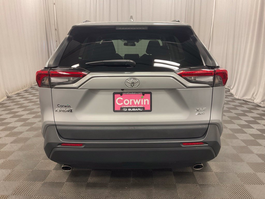 Used 2021 Toyota RAV4 XLE w/ XLE Grade Weather Package AWD/4WD image 5