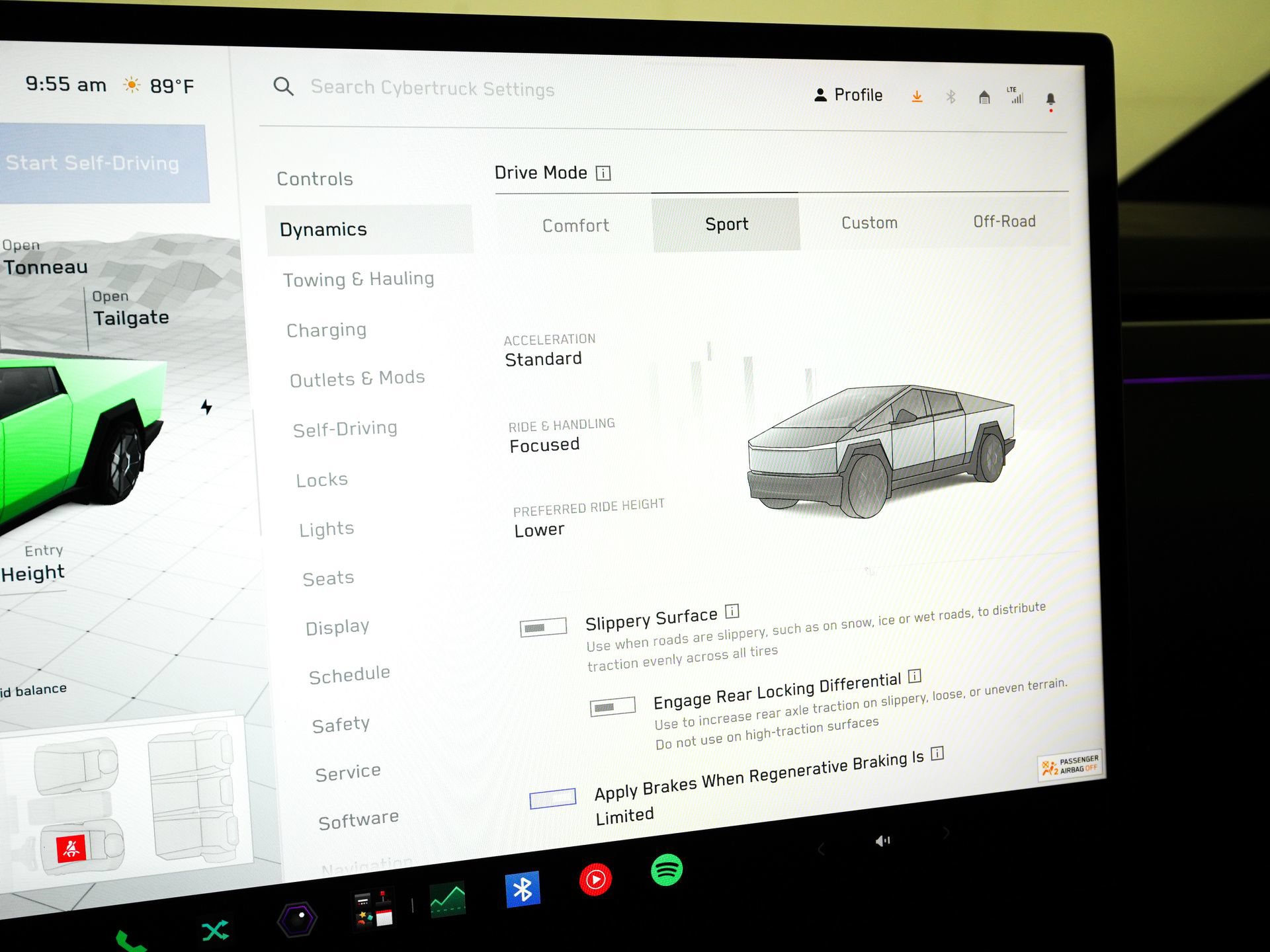 Used 2024 Tesla Cybertruck AWD Crew Cab image 23
