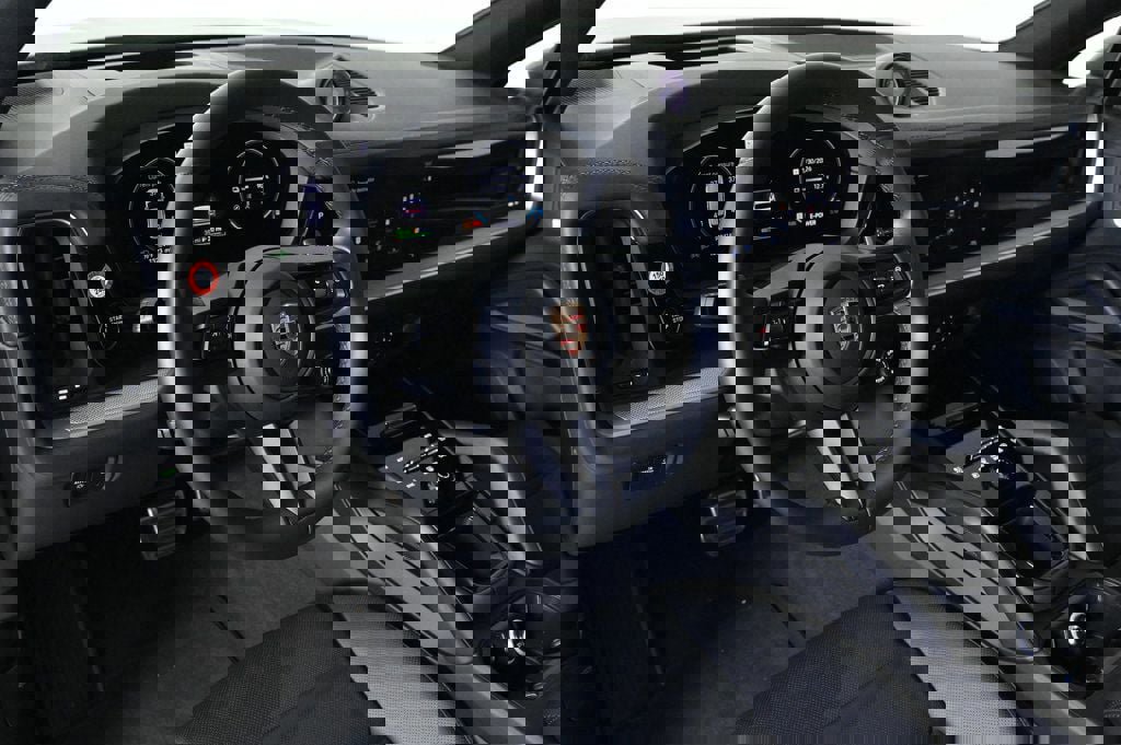 Certified 2025 Porsche Cayenne S image 4