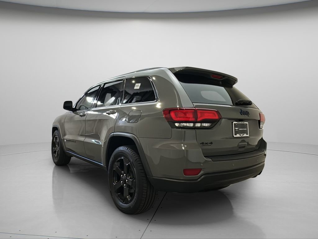 Used 2019 Jeep Grand Cherokee Laredo image 6