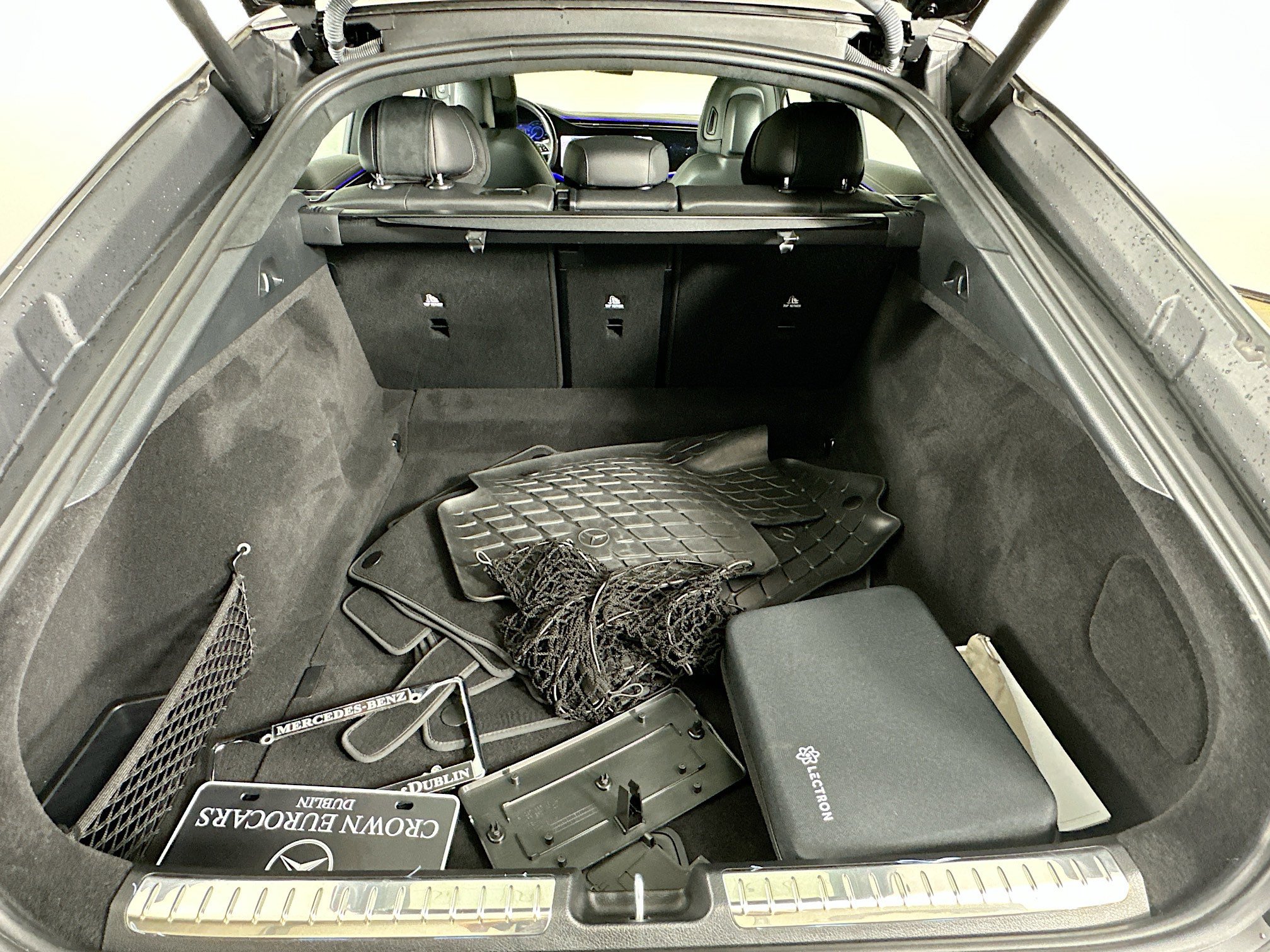 Certified 2023 Mercedes-Benz EQS 580 4MATIC Sedan w/ Exclusive Trim Package image 33