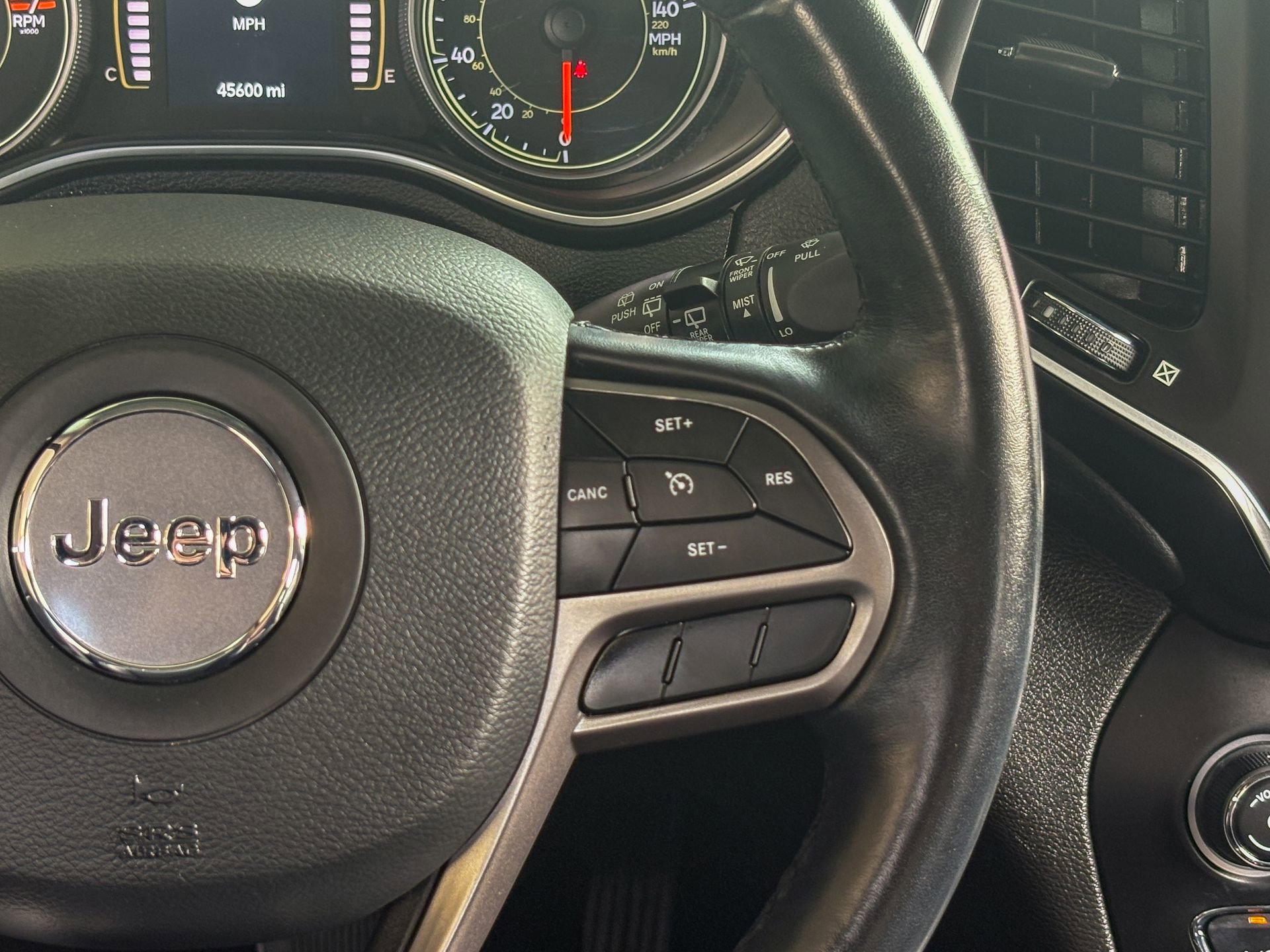 Used 2021 Jeep Cherokee Latitude Plus AWD/4WD image 33
