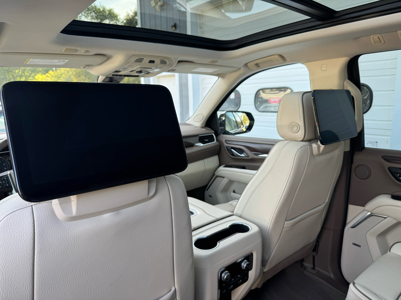 Used 2021 GMC Yukon Denali w/ Denali Ultimate Package image 11