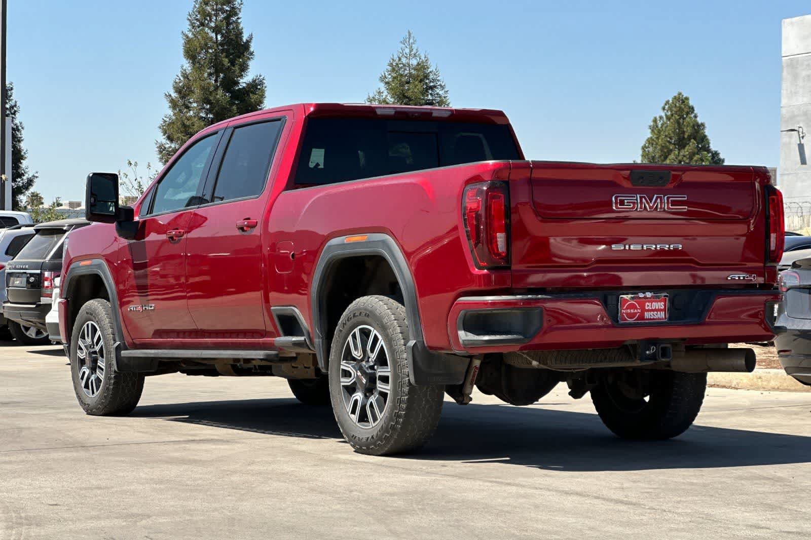 Used 2022 GMC Sierra 2500 AT4 w/ AT4 Premium Plus Package AWD/4WD image 7
