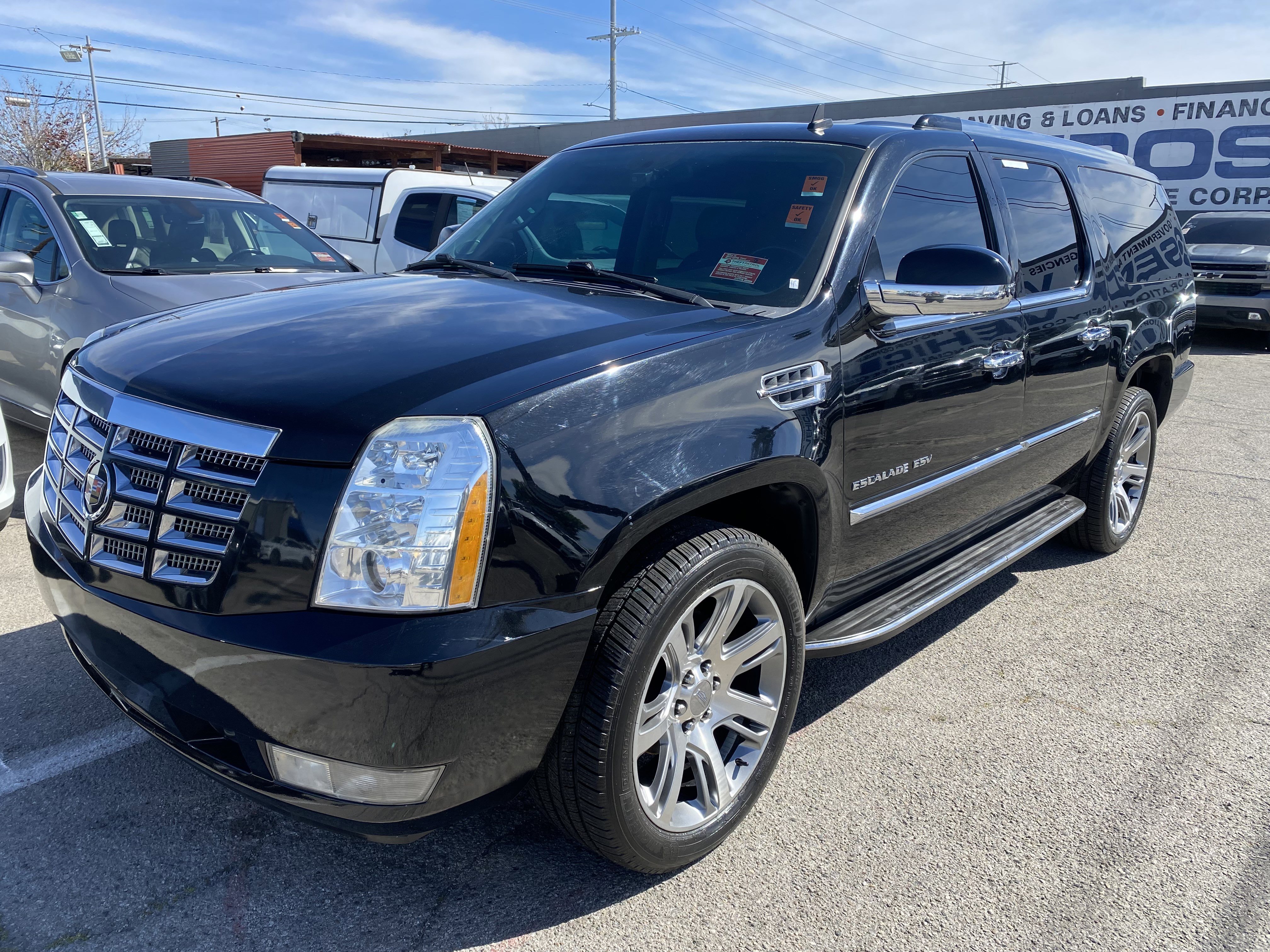 Used 2013 Cadillac Escalade ESV Luxury image 2
