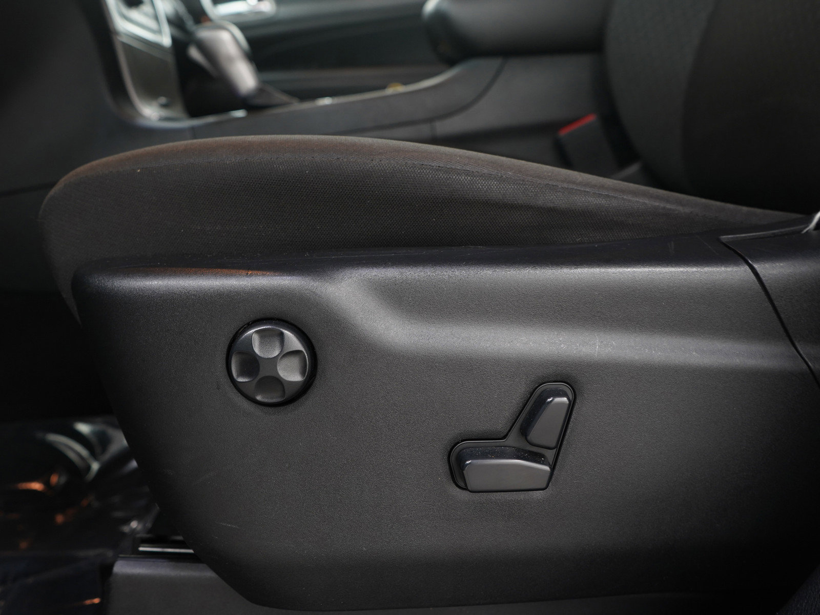 Used 2020 Jeep Grand Cherokee Laredo w/ Security & Convenience Group image 24