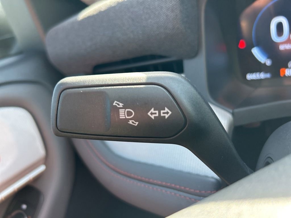 Used 2025 Ford Explorer Active RWD image 27