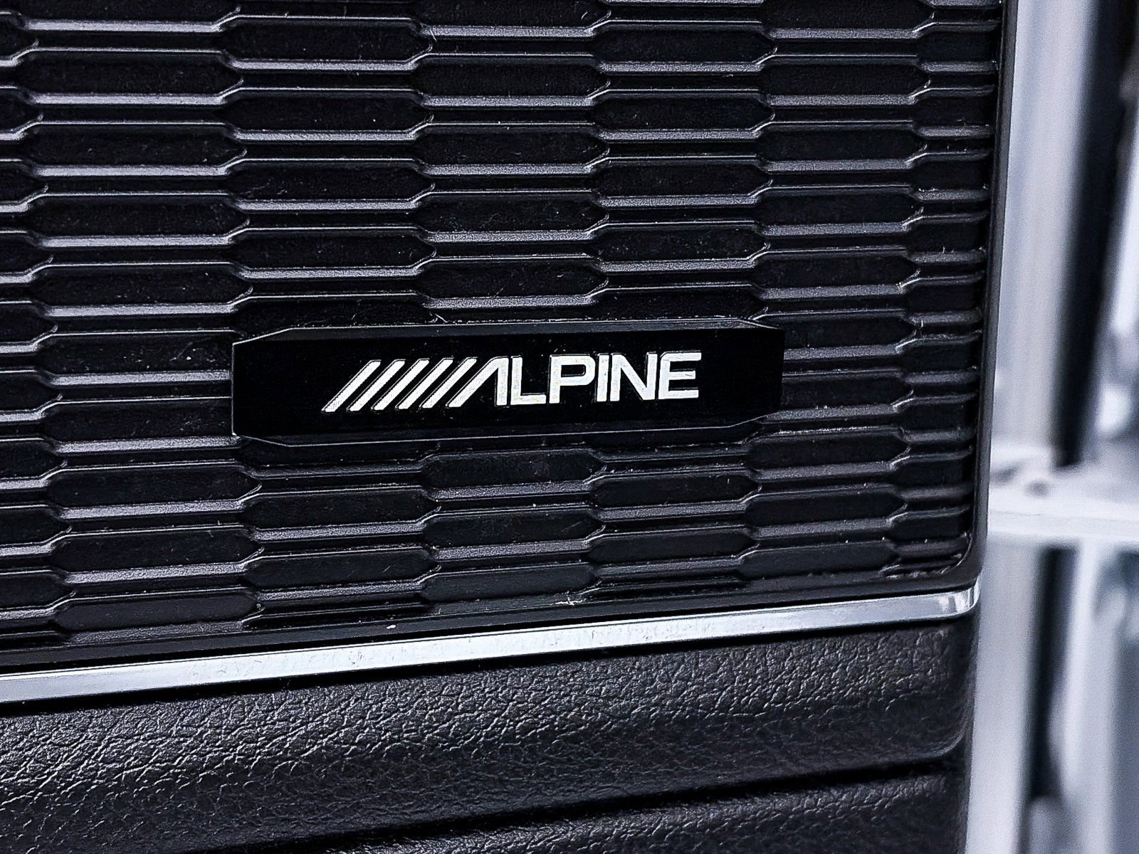 Used 2023 Jeep Grand Cherokee Overland image 5