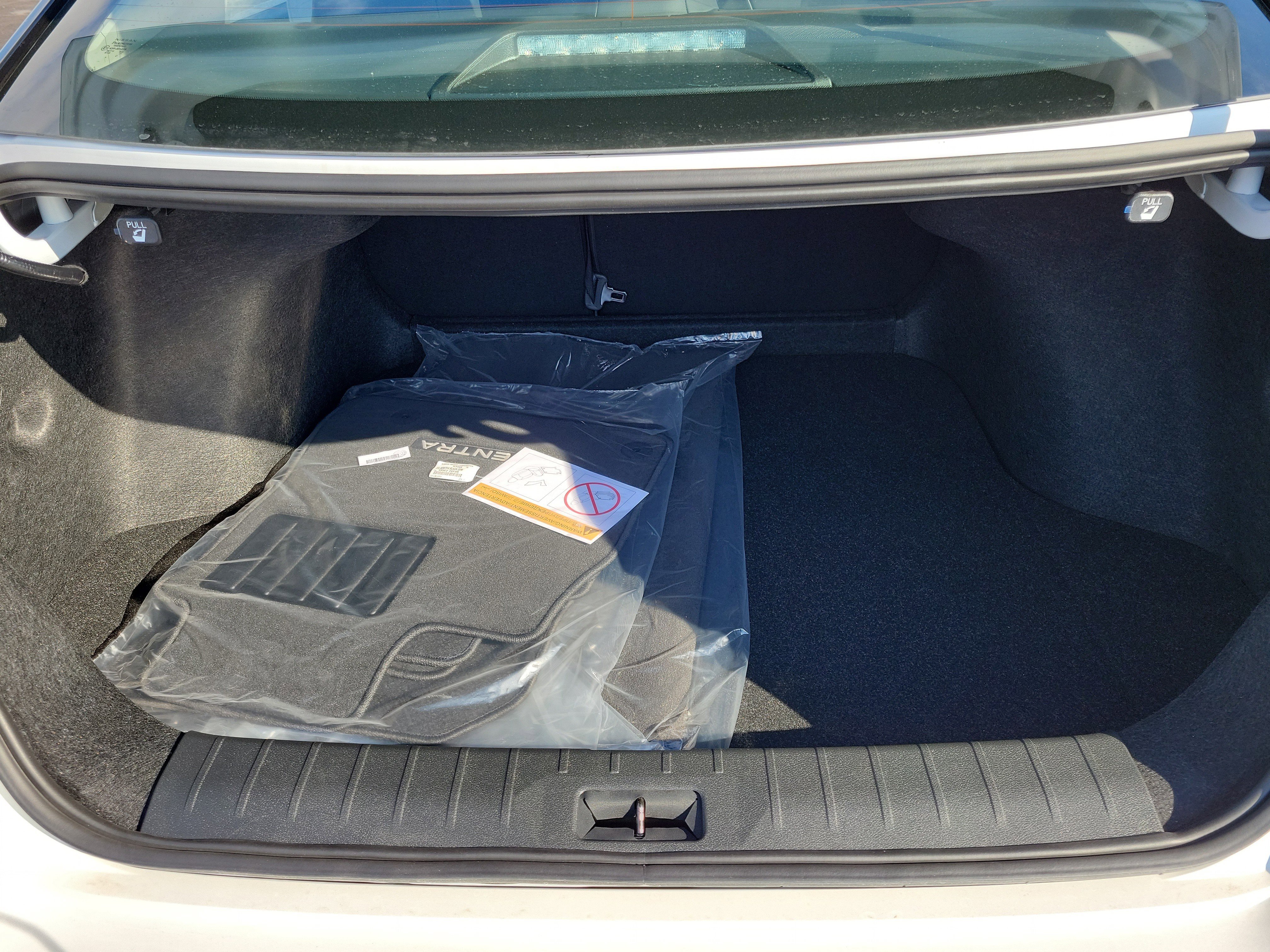 New 2026 Nissan Sentra SR w/ SR Premium Package FWD image 8