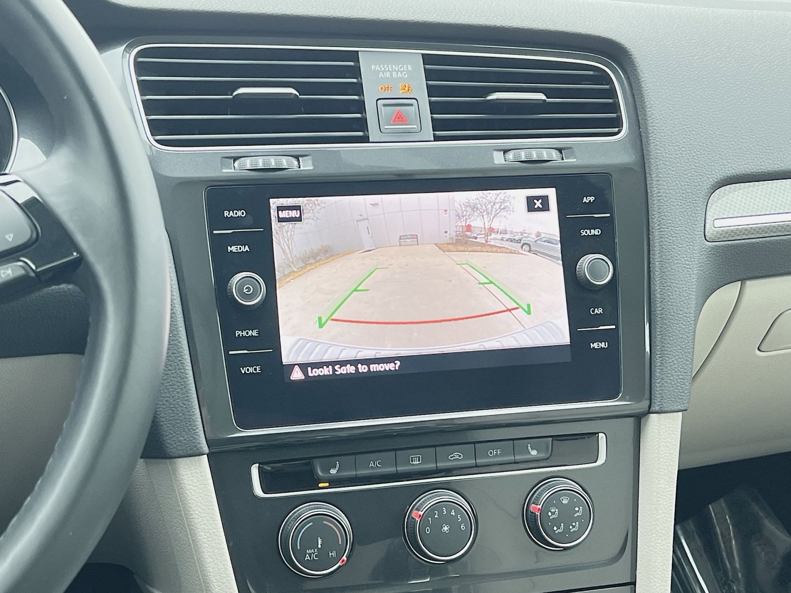 Used 2018 Volkswagen Golf Alltrack SE image 19