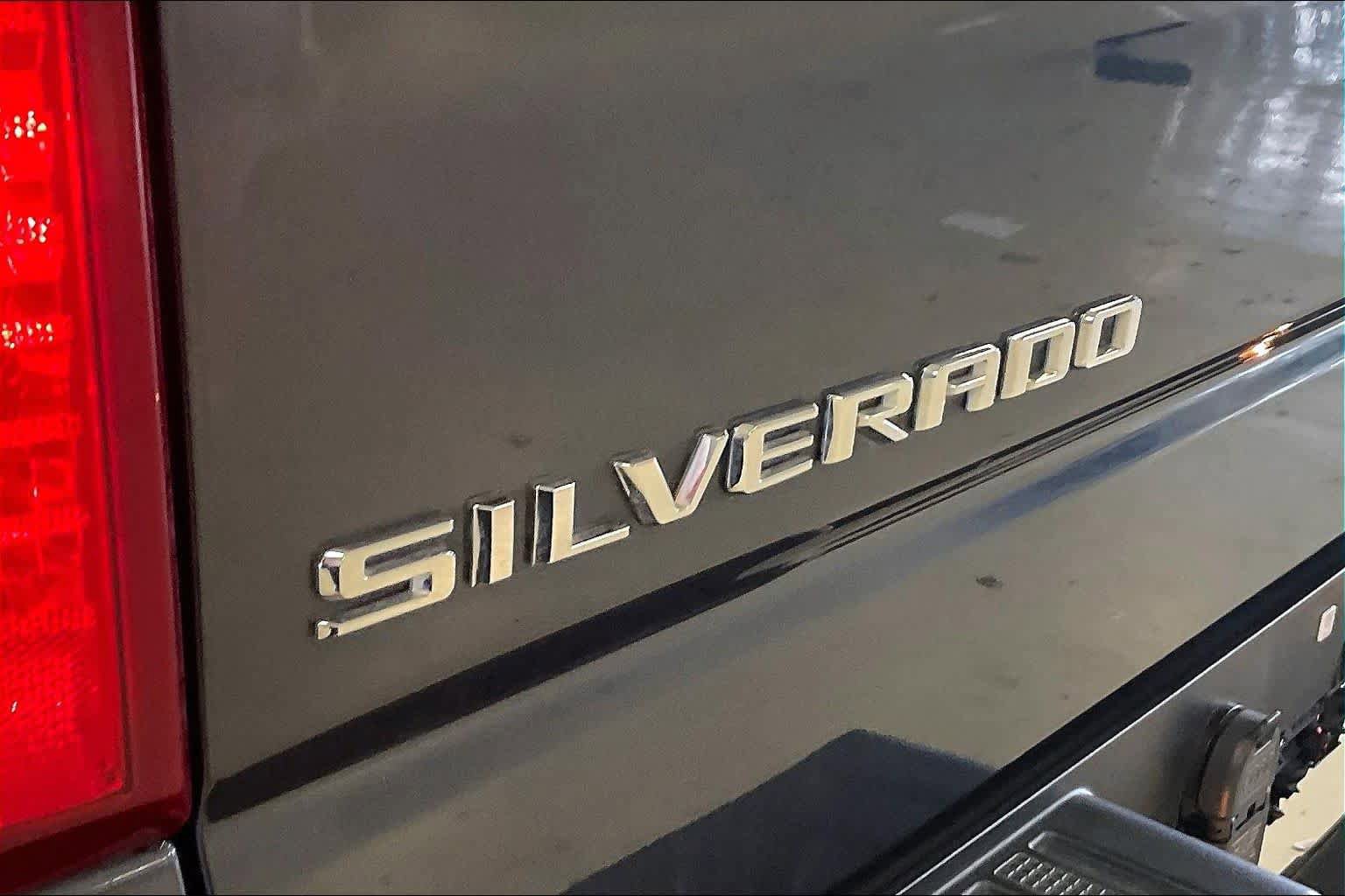 Used 2020 Chevrolet Silverado 1500 LT w/ Texas Edition RWD image 31