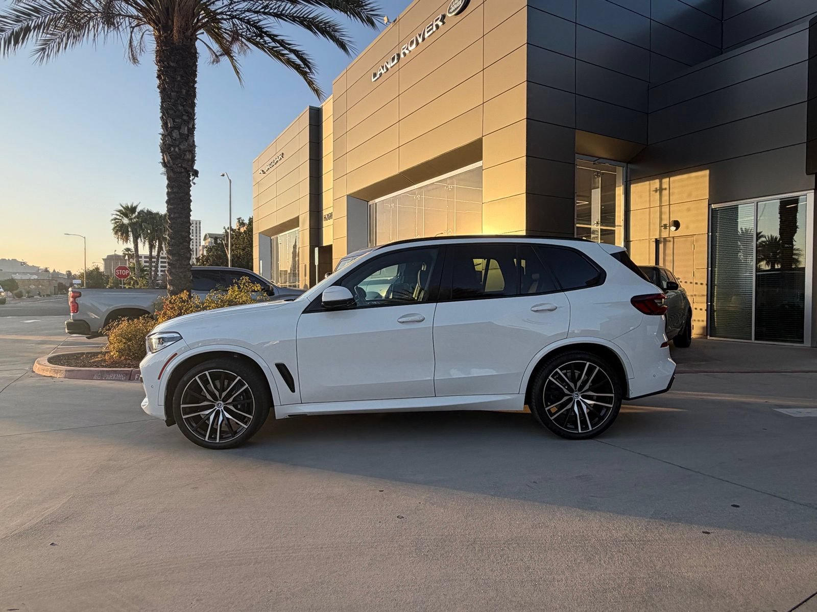 Used 2022 BMW X5 M50i AWD/4WD image 3