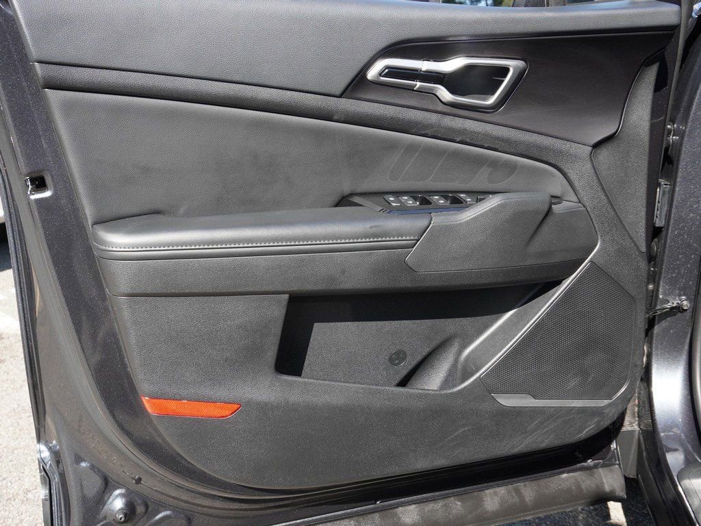 Used 2023 Kia Sportage EX image 21