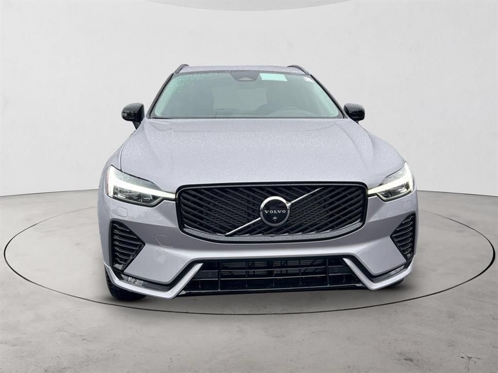 New 2026 Volvo XC60 B5 Plus w/ Protection Package Premier AWD/4WD image 8