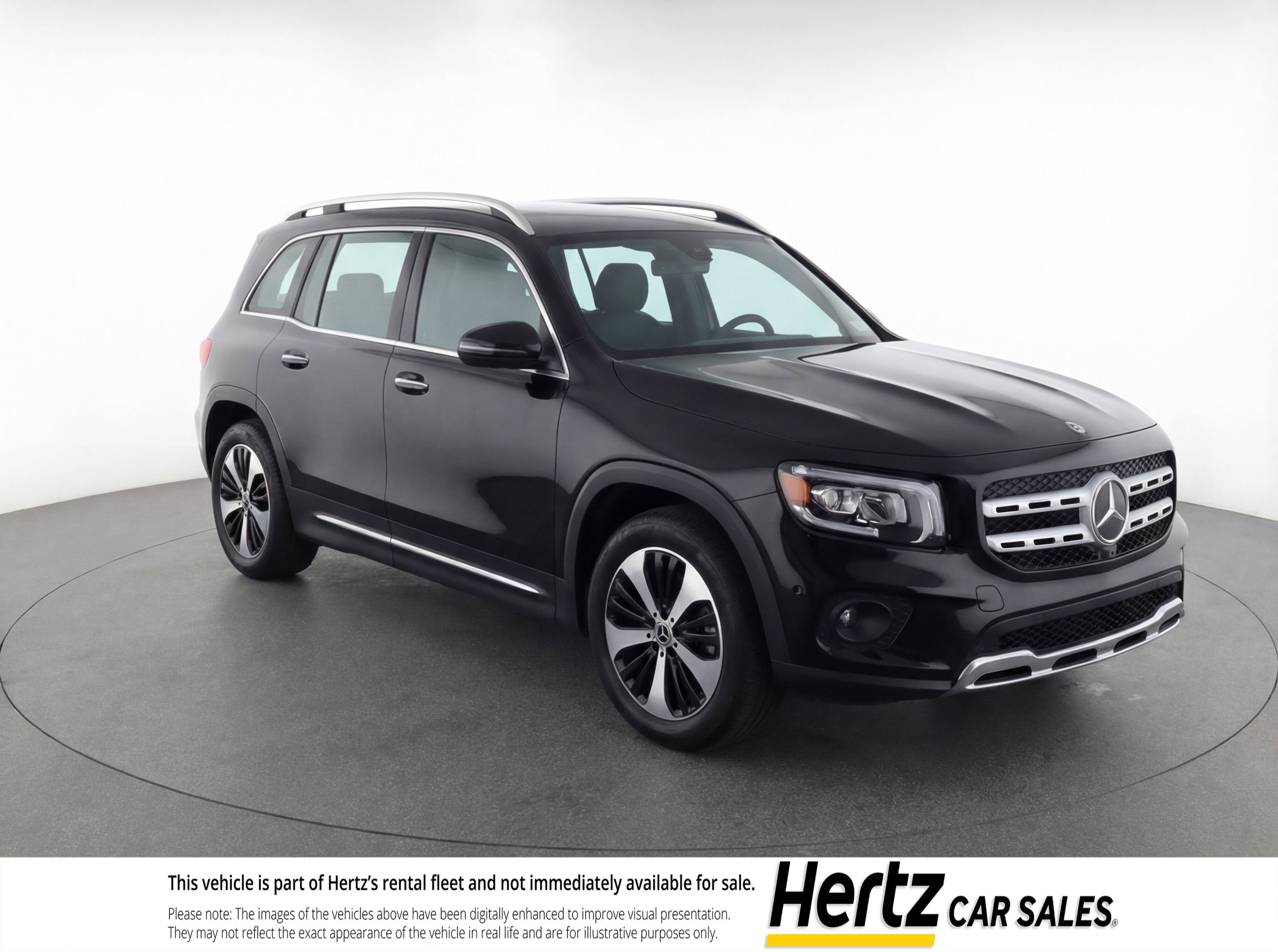 Used 2025 Mercedes-Benz GLB 250 4MATIC image 1