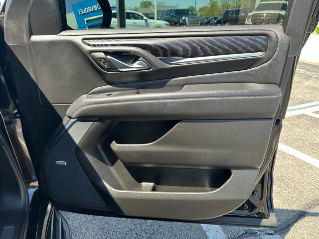 Used 2023 GMC Yukon XL Denali w/ Advanced Technology Package AWD/4WD image 10