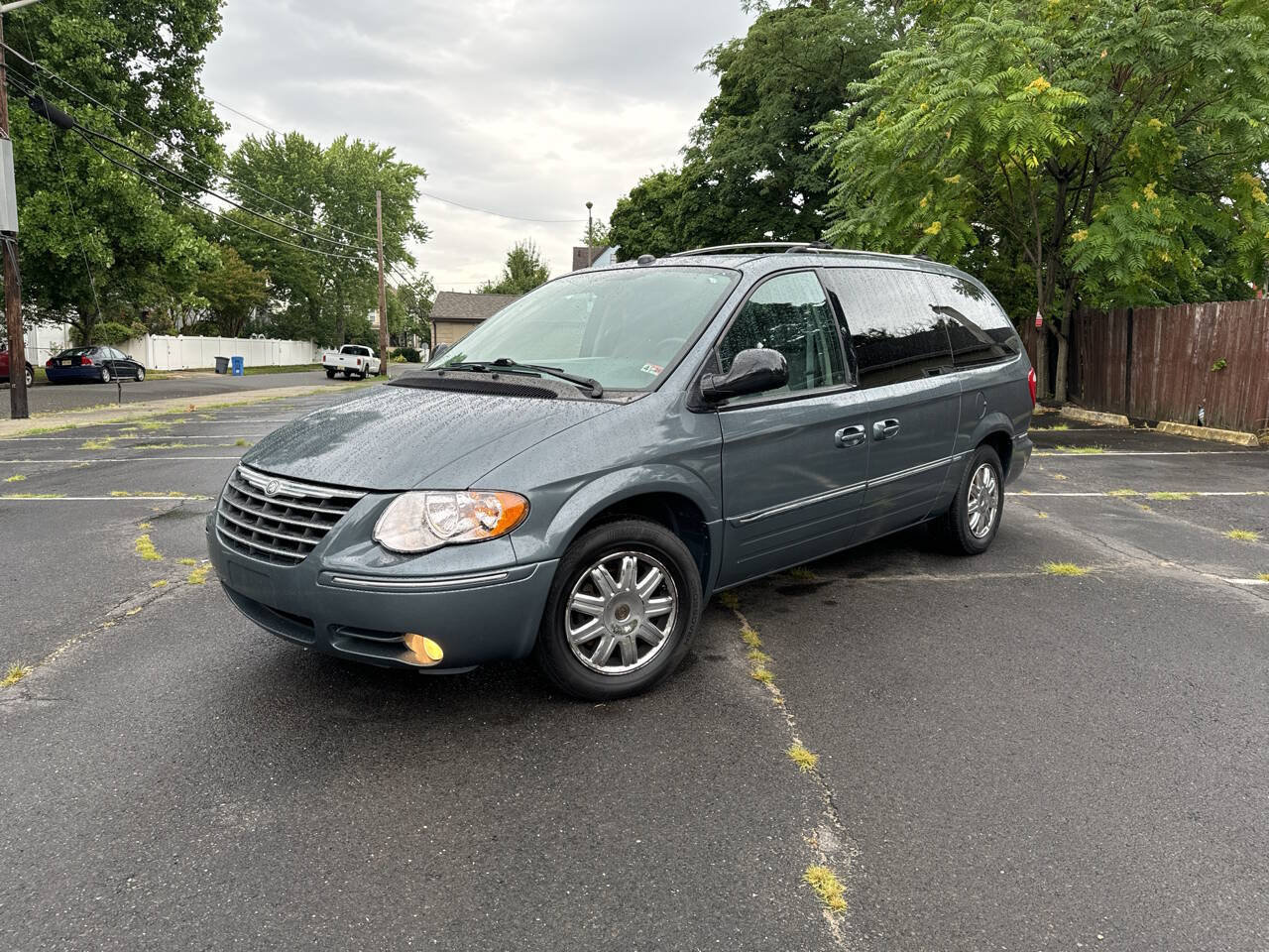Used 2005 Chrysler Town & Country Limited