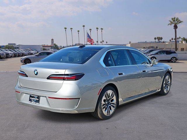 New 2025 BMW i7 xDrive60 w/ Premium Package image 5