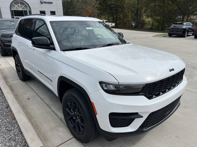 New 2025 Jeep Grand Cherokee Laredo