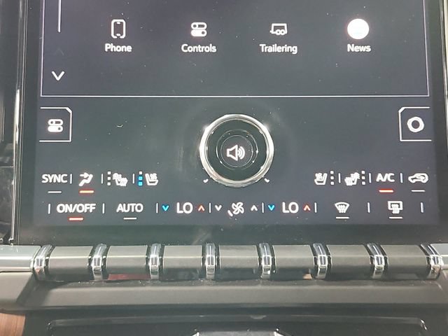 Used 2025 GMC Yukon Denali RWD image 30