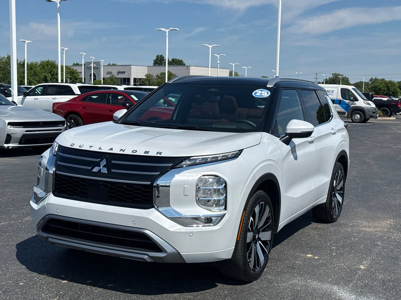 Used 2025 Mitsubishi Outlander SEL AWD/4WD image 7
