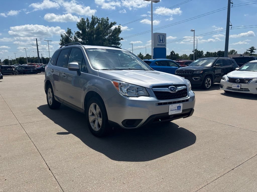 Used 2016 Subaru Forester 2.5i Premium w/ Popular Package #2 AWD/4WD image 3