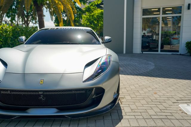 Used 2018 Ferrari 812 Superfast RWD image 9