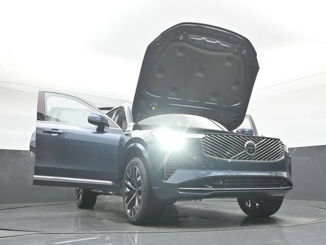 New 2026 Volvo XC90 B6 Ultra w/ Protection Package image 59