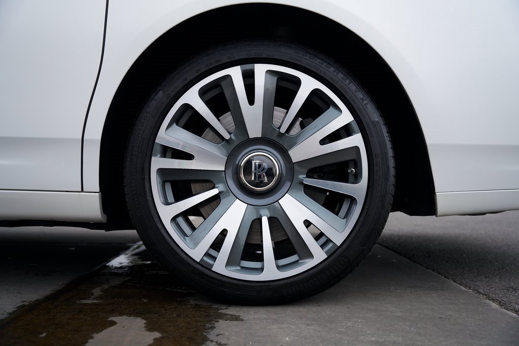 Used 2019 Rolls-Royce Ghost image 18