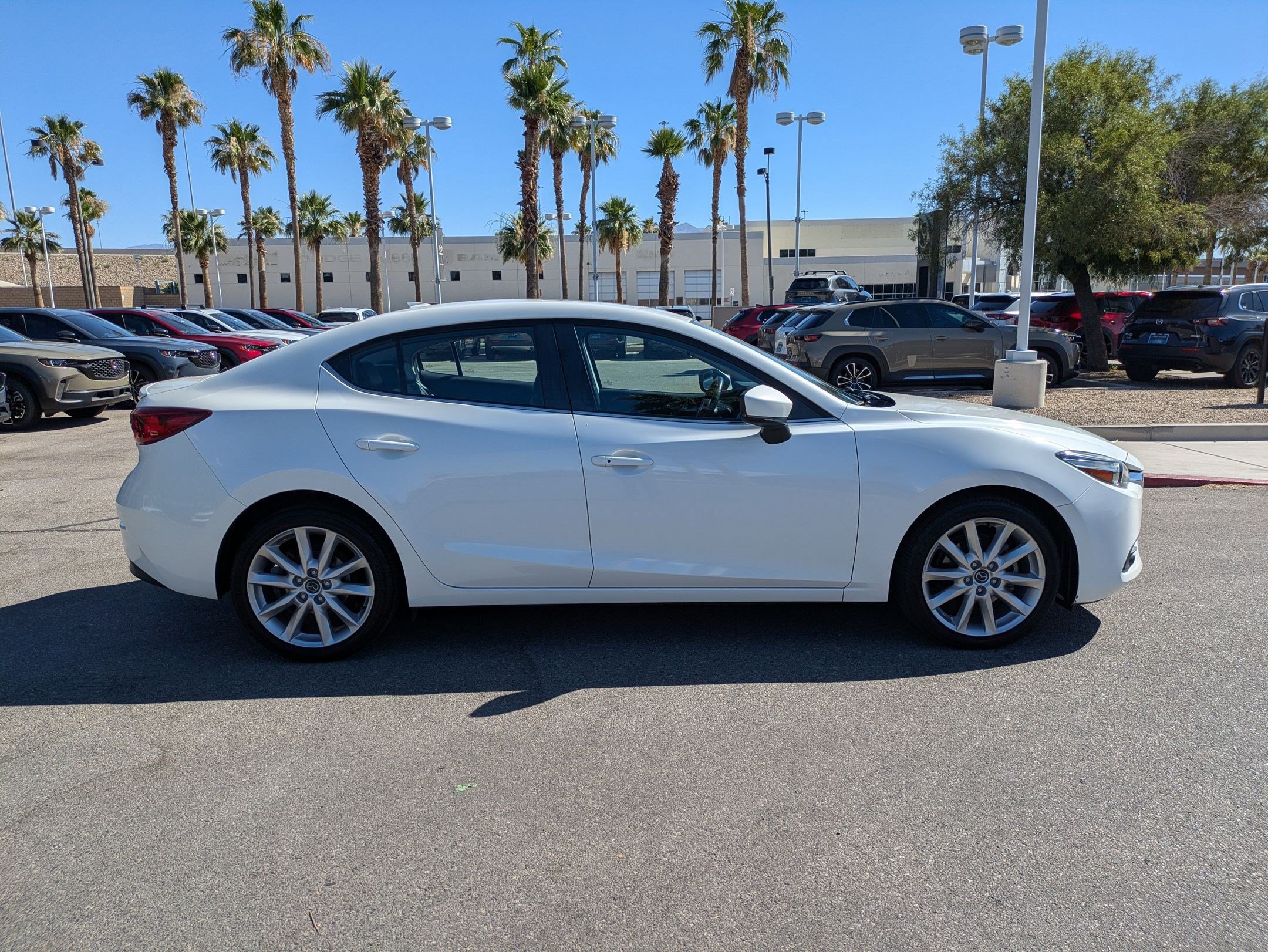 Used 2017 MAZDA MAZDA3 Grand Touring FWD image 6
