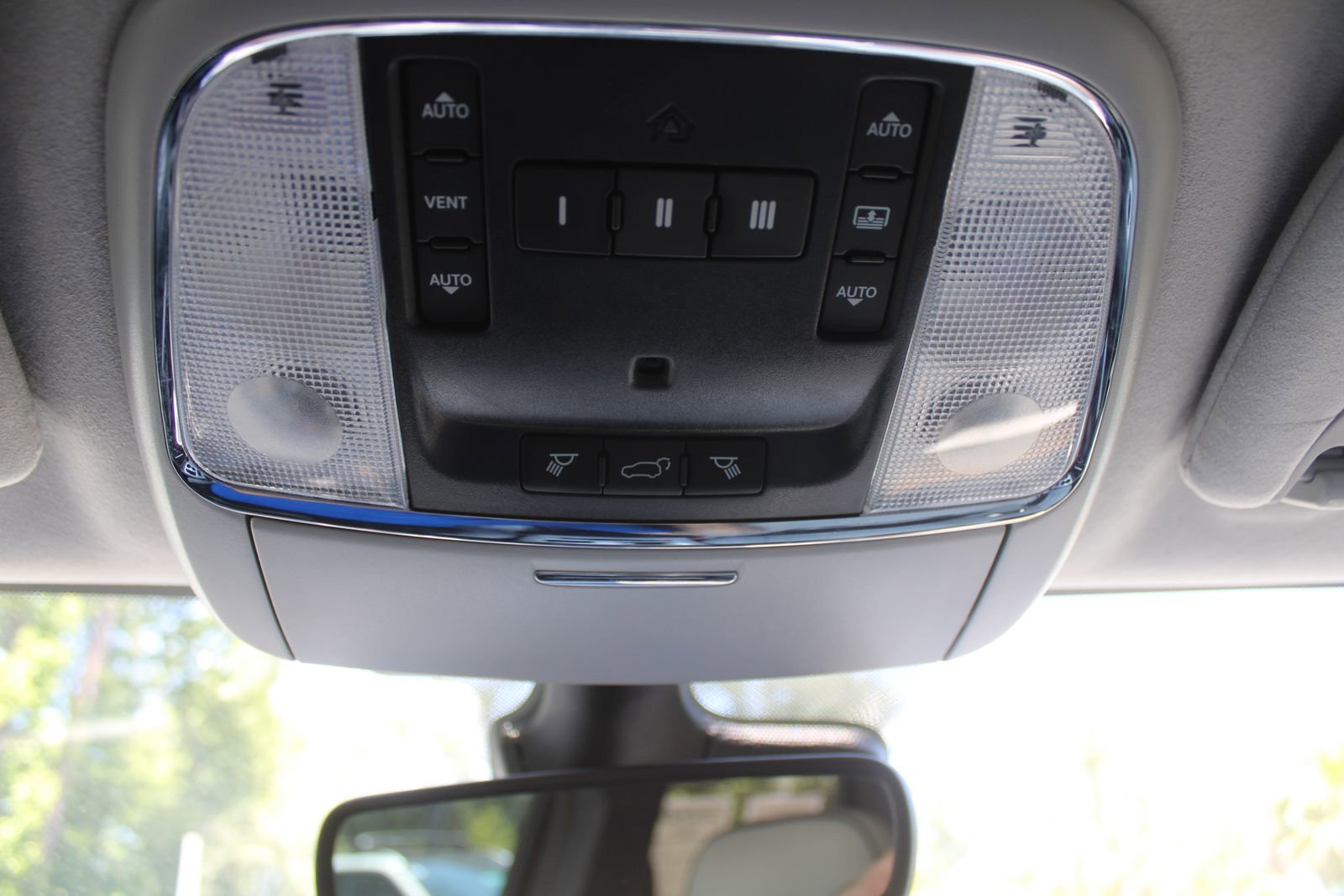 Used 2018 Jeep Grand Cherokee Summit AWD/4WD image 55